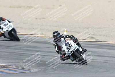 media/Oct-05-2025-CVMA (Sun) [[beeef4f201]]/Race 10-Formula Lightweight Twins Shootout/